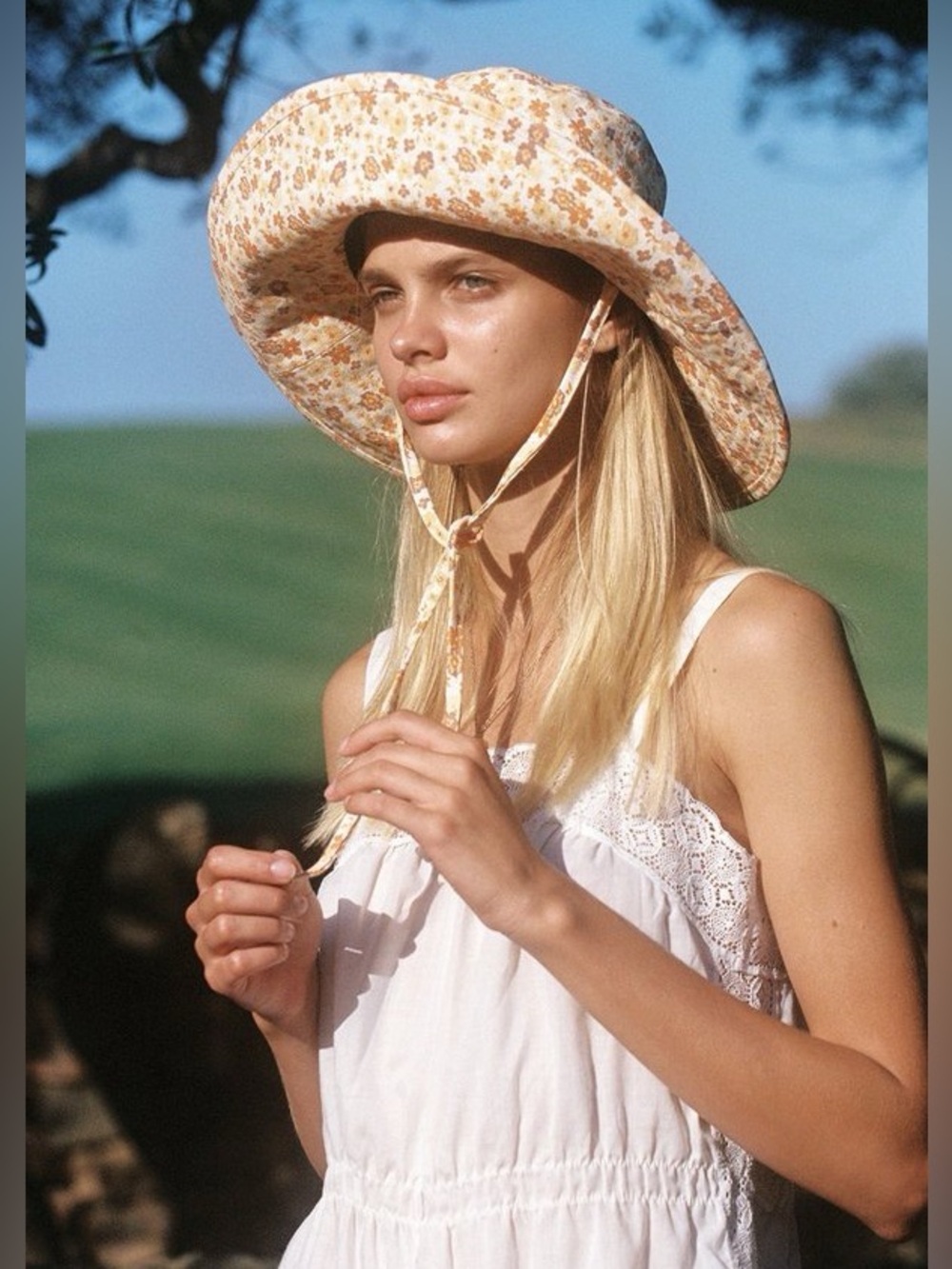 S/M Lack Of Color Bucket Hat- Peach Bloom